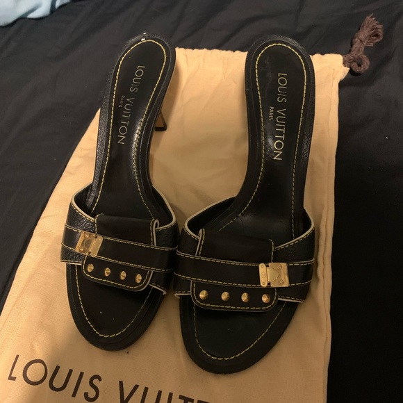 Woman’s Louis Vuitton pumps - Picture 2 of 12